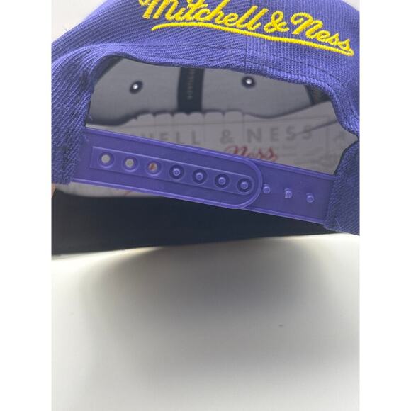 LA Lakers Mitchell & Ness NBA Snapback Hat Cap 3D Logo Purple Yellow NWT - Picture 5 of 9